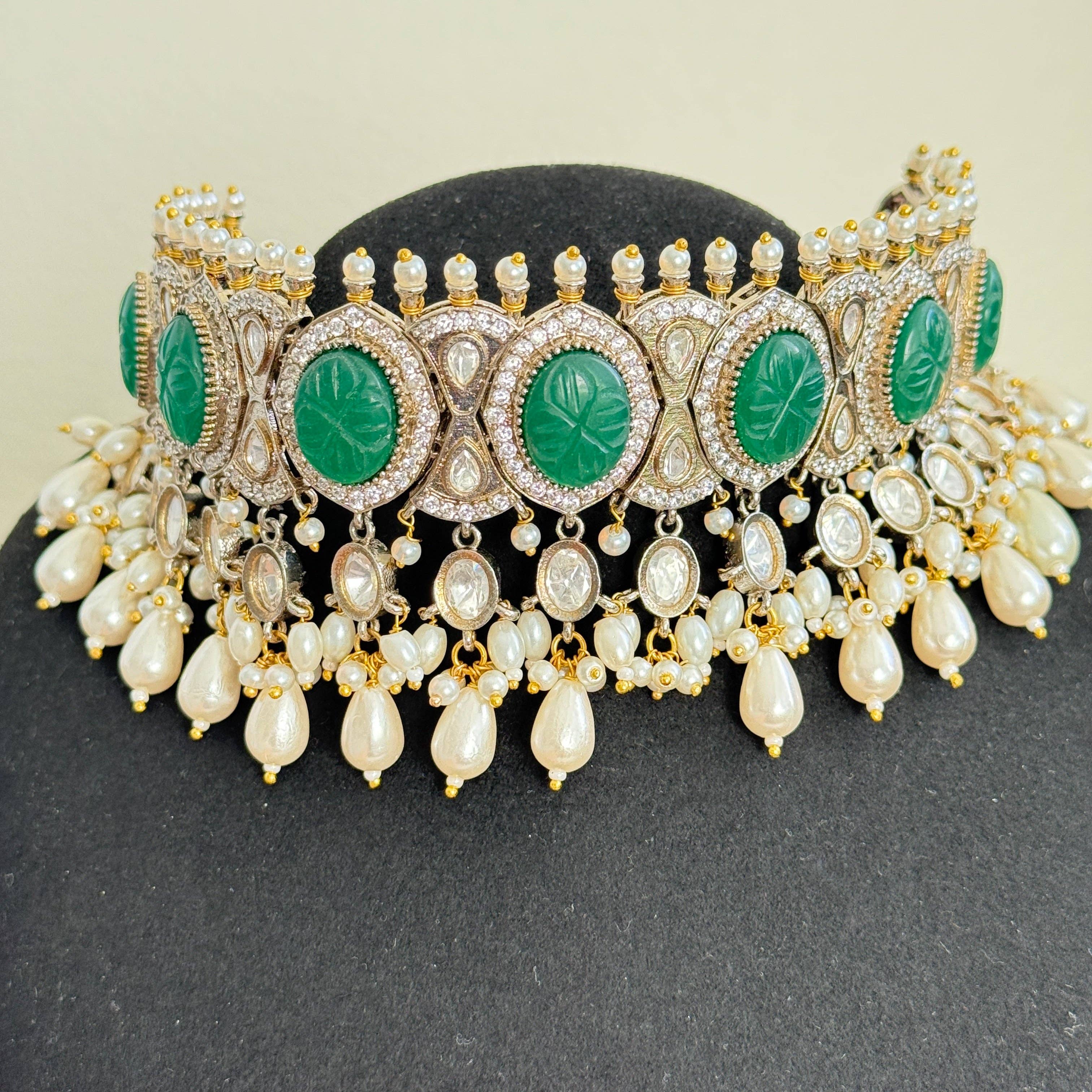 Vinnis Jewelry - Wholesale Jewelry Set - Zahra Emerald Drop Choker Set1