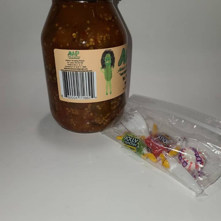 Aliska's Amazing Pickles – Großhandel Eingelegtes Gemüse – Frau Resilient Red Hot Pickles2