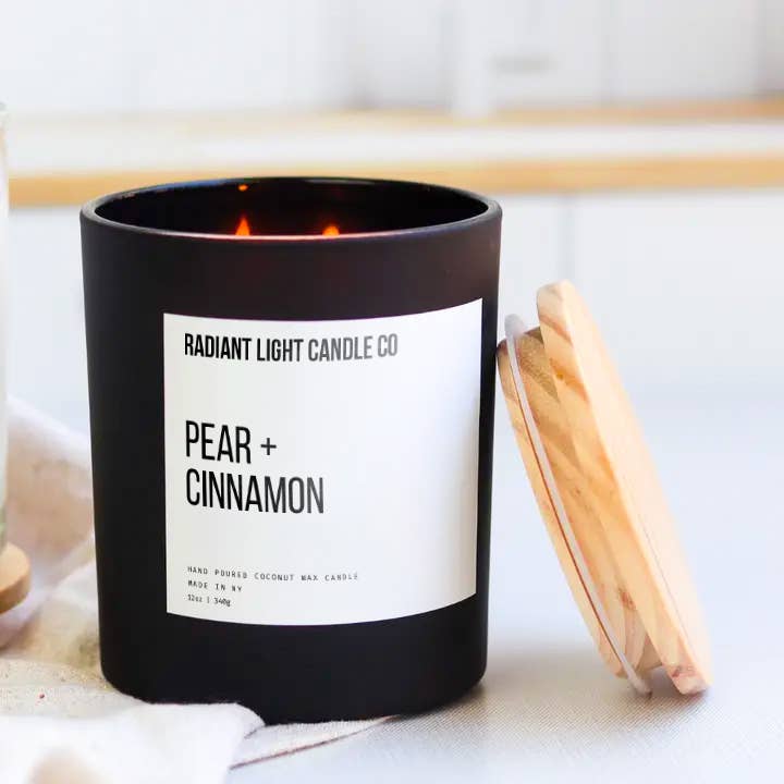 Vela Preta Fosca de 12oz de Pera + Canela por atacado de Radiant Light Inc