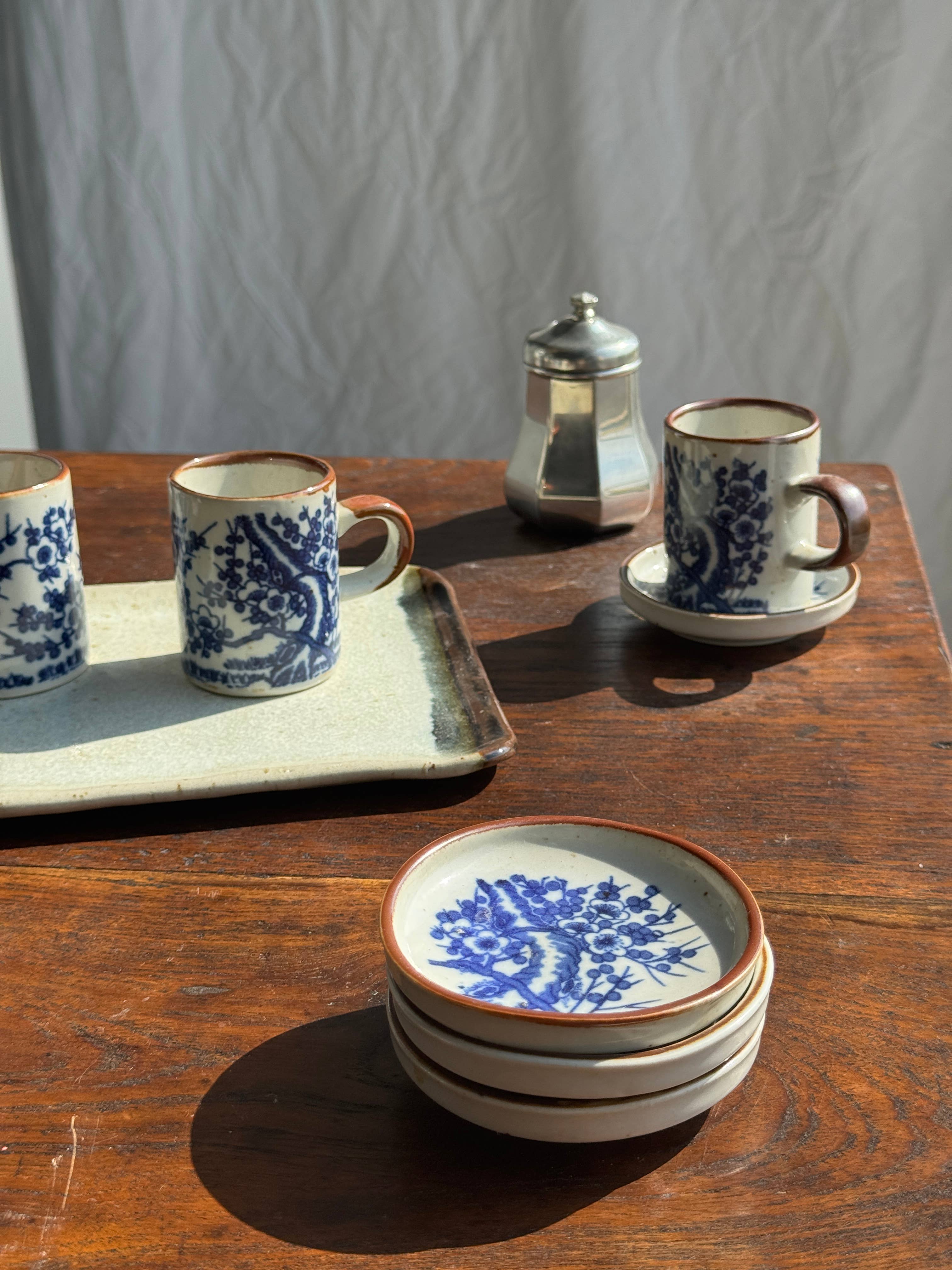 Blue Set of 4 small cups and their saucers with landscape decoration for wholesale on Faire9