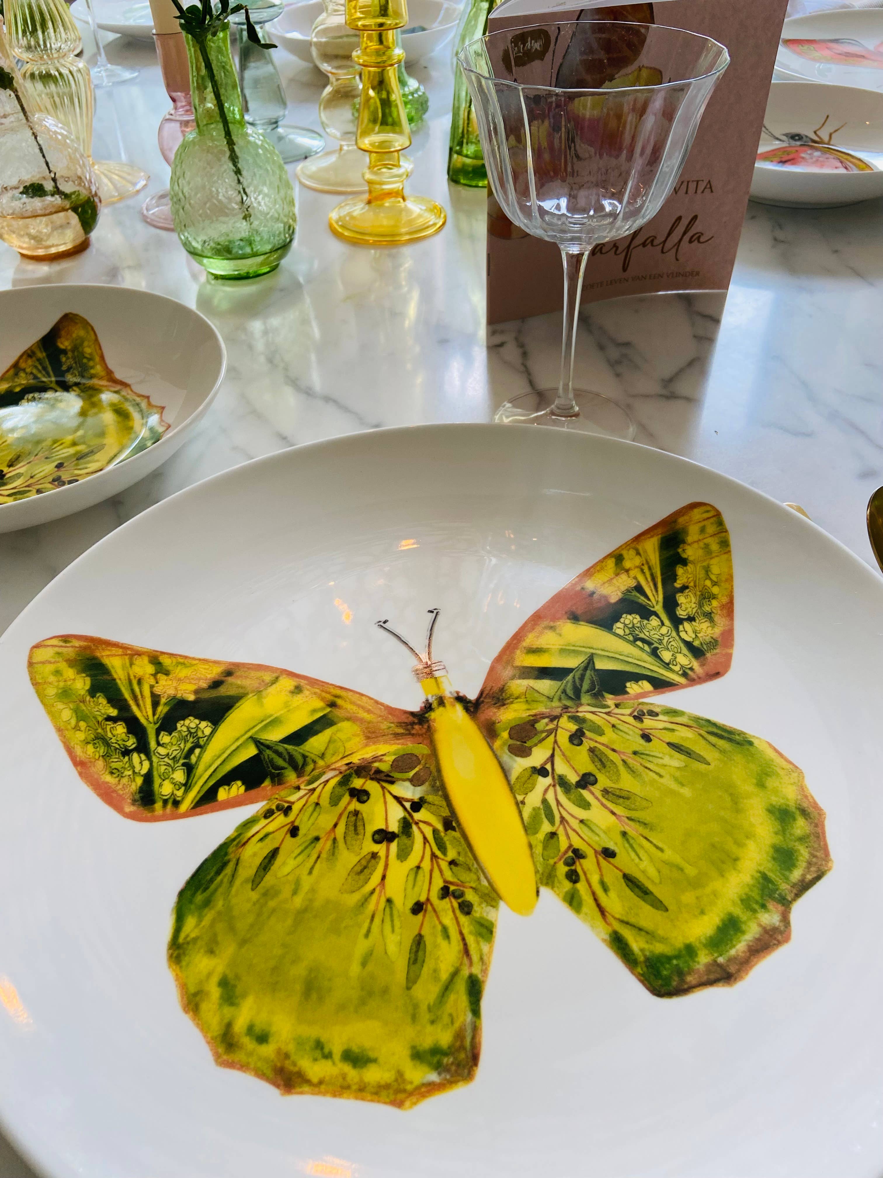 Bordy's - Vendita all'ingrosso Piatto - Set di 4 piatti maxi « La dolce vita di una farfalla »21