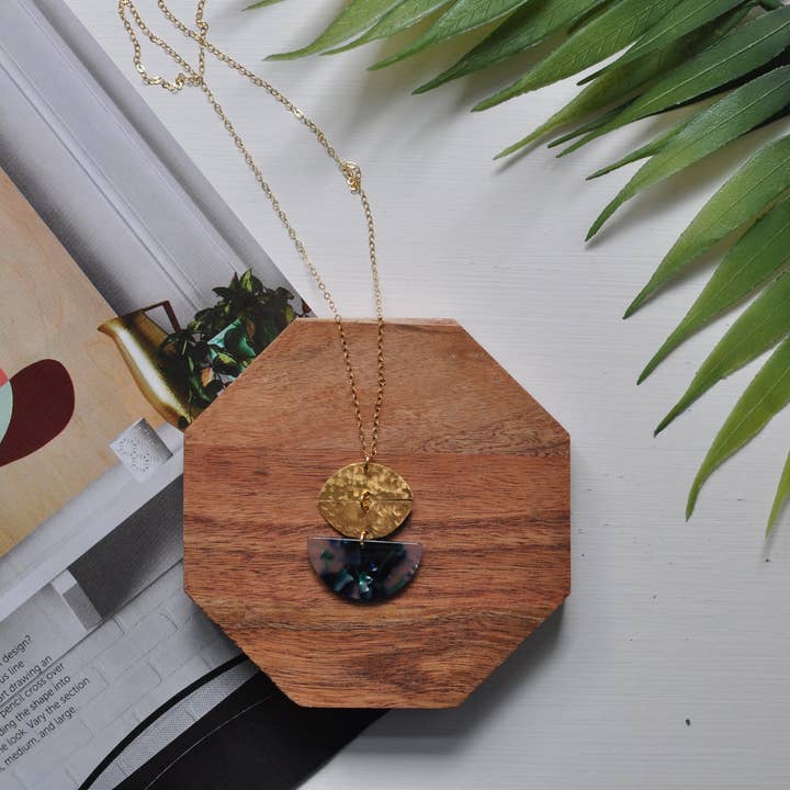 Mare Halskette für den Großhandel von Old Post Company