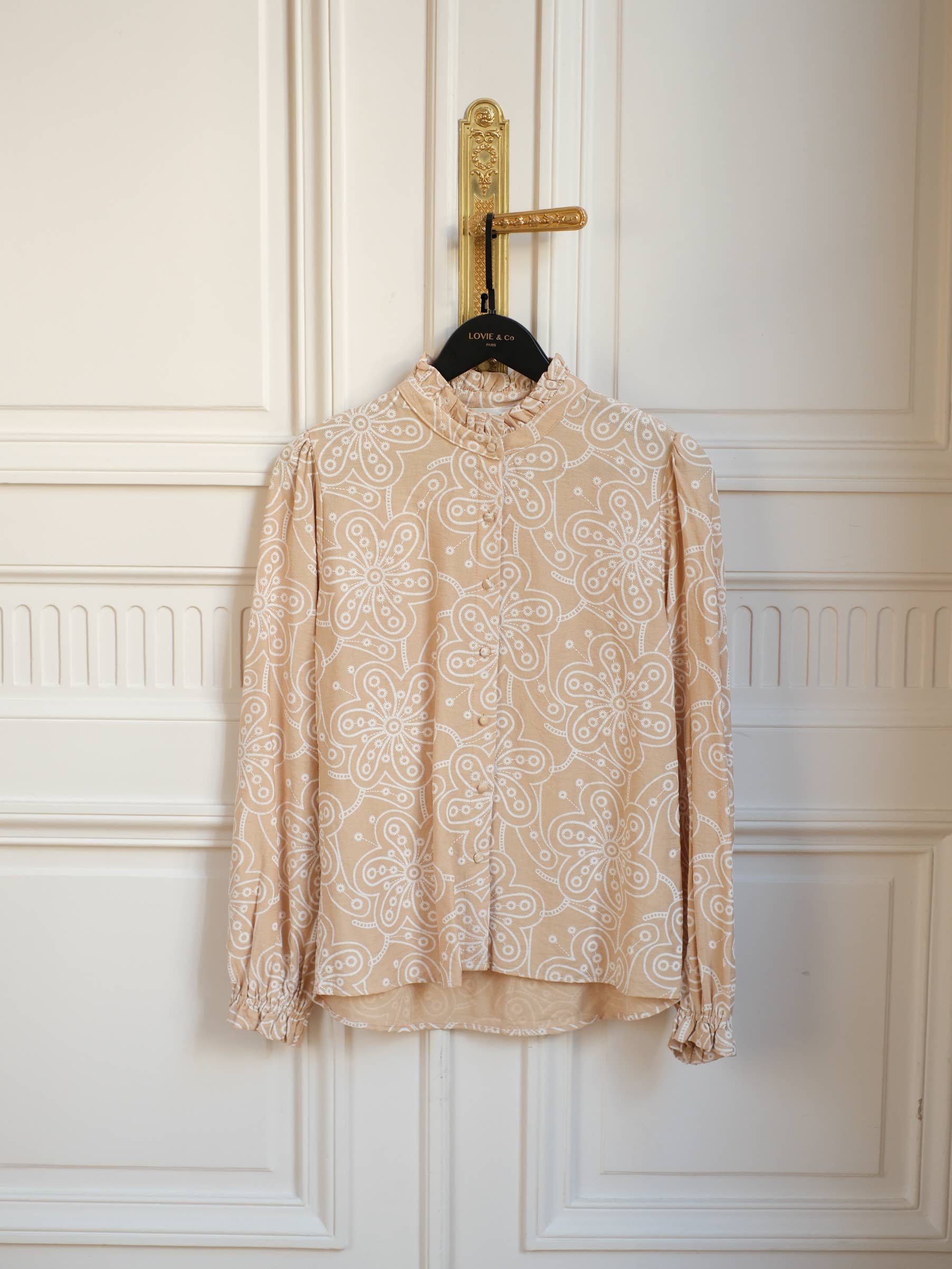 LOVIE & CO - Wholesale Blouse - Women's - Graphic floral print blouse with ruffled collar - 4921T-AMIR3