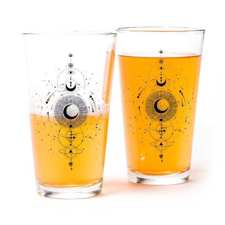 Verres à bière sur les phases de la lune et l'astrologie pour la vente par Black Lantern