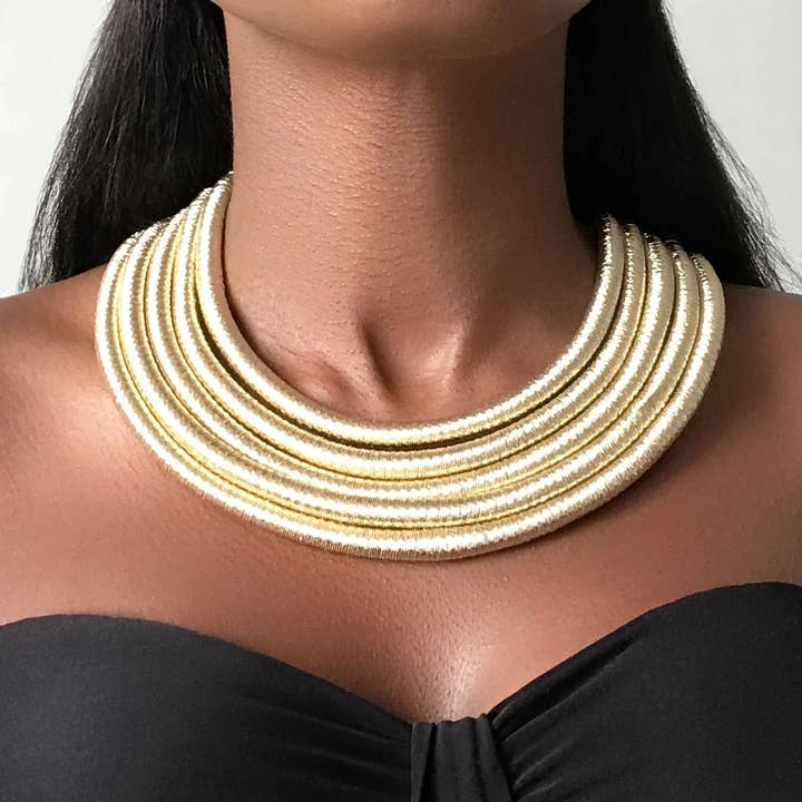 Collier tribal ALEXANDRIA Gold Statement pour la vente par Jarlia By Jolina