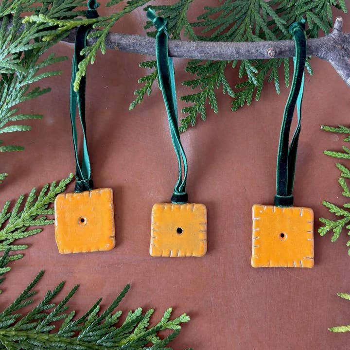 ROB Ceramics - Wholesale Ornament - Cheez It Ornament 3