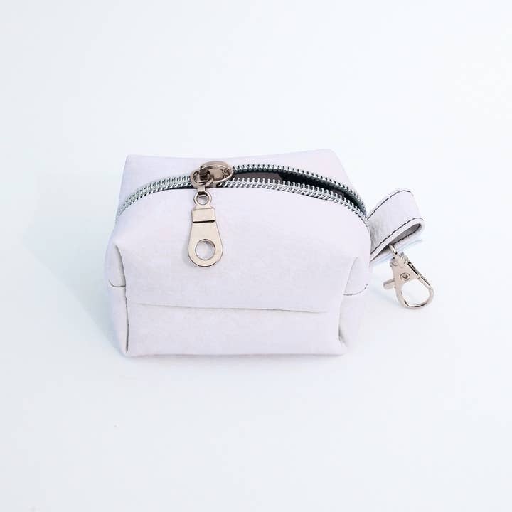 White poop bag, faux leather STYLIDOG for wholesale by Stylidog
