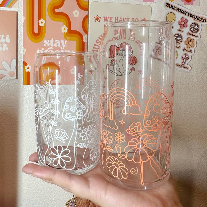 Tazza in vetro Groovy Garden per la vendita all'ingrosso da parte di amarieacreates