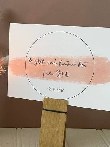 Reste tranquille et sache que je suis Dieu - Impression de verset biblique - Psaume 46v10 pour la vente par Daisy & Joy Design