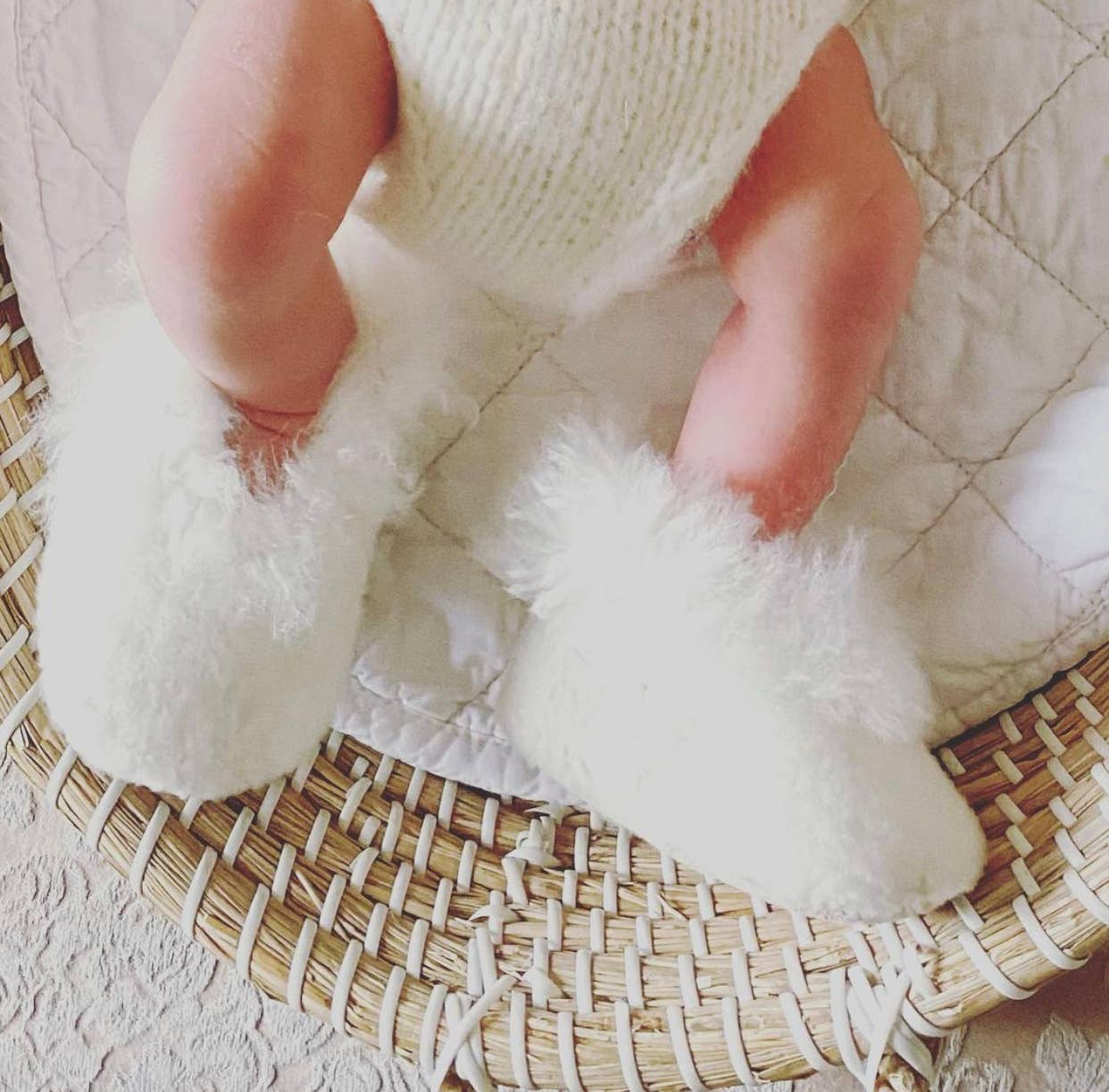 Samantha Holmes Alpaca Clothing and Gifts – wholesale Booties – Baby – Alpaca Fur Baby Booties3