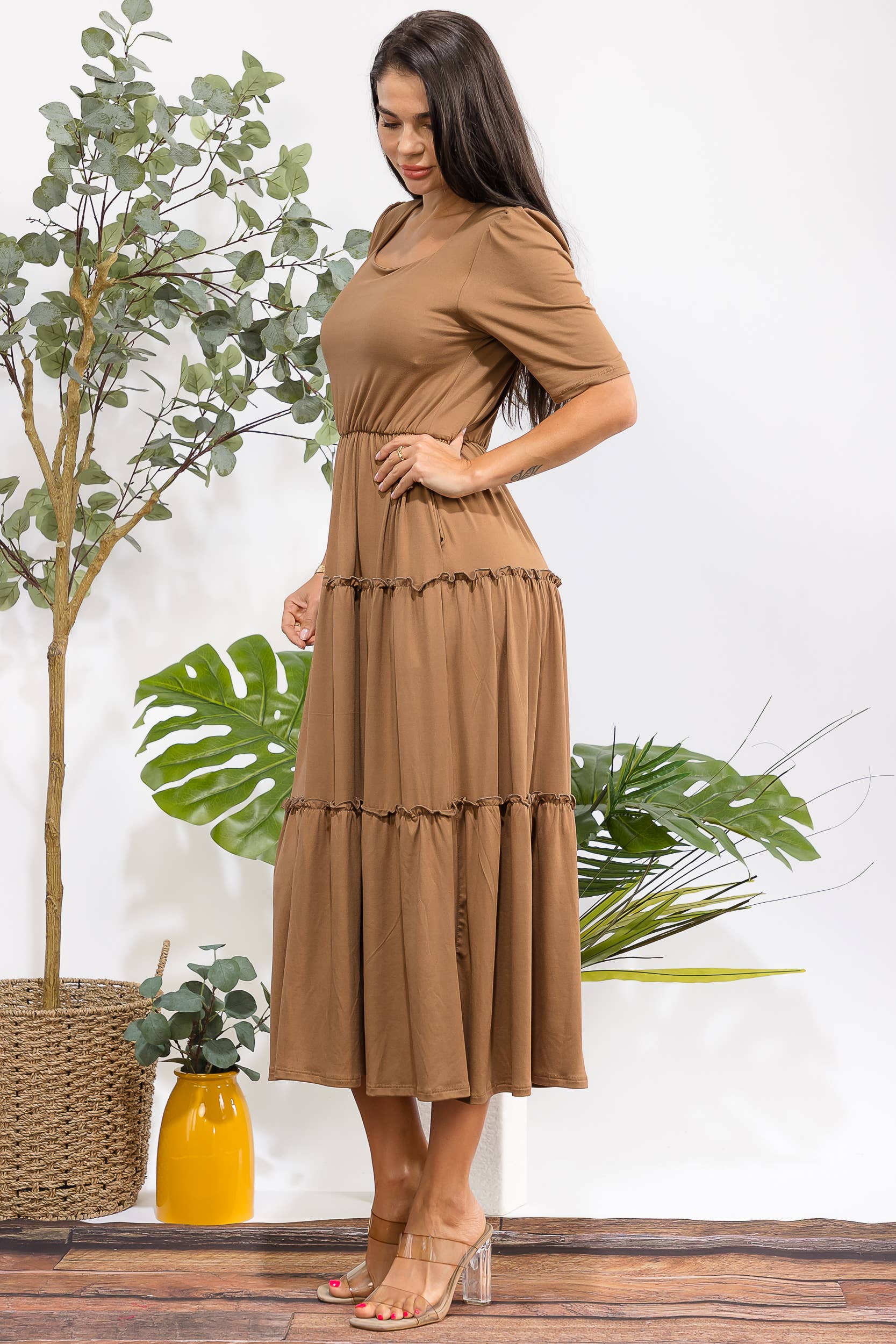 H&H Fashion Inc. – Großhandel Kleid – Damen – JR778X-S Plus Size Stufen-Midikleid mit quadratischem Ausschnitt17