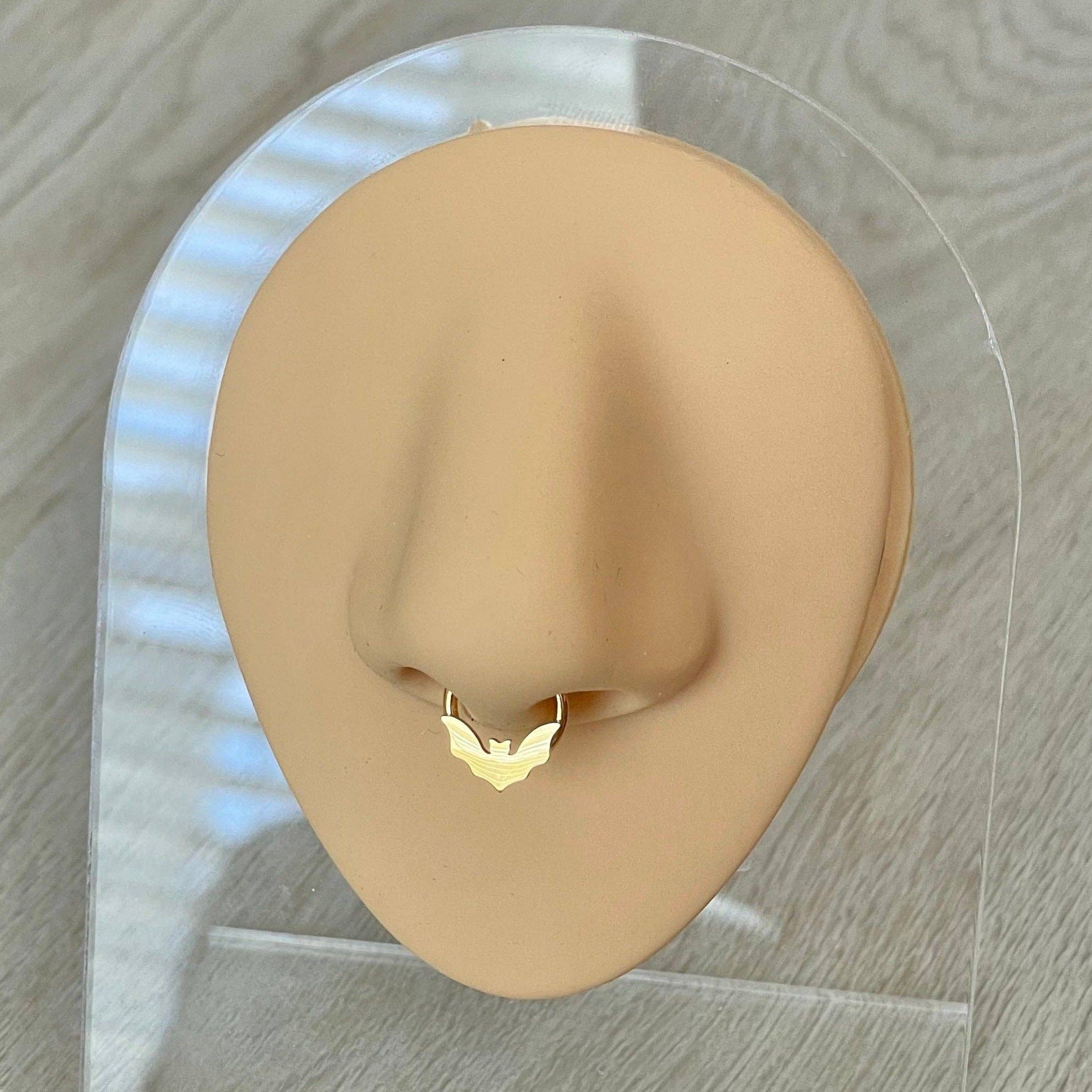 Elara Body Jewelry - Vente Anneau de nez - Piercing de septum chauve-souris noir (16G | 8 mm ou 10 mm | Acier chirurgical | Noir, or ou argent)7