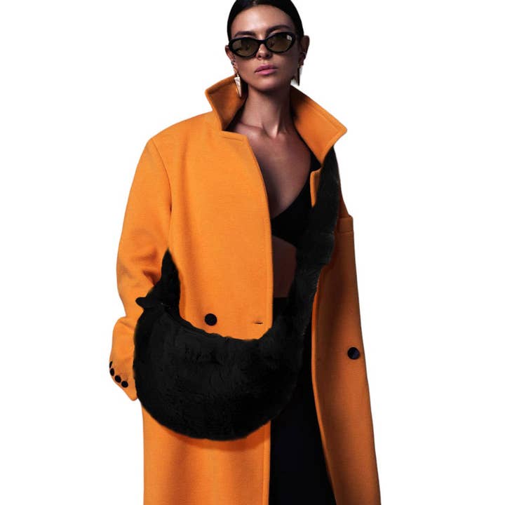 Donzige pluche schoudertas van imitatiebont voor wholesale door Madeline Love