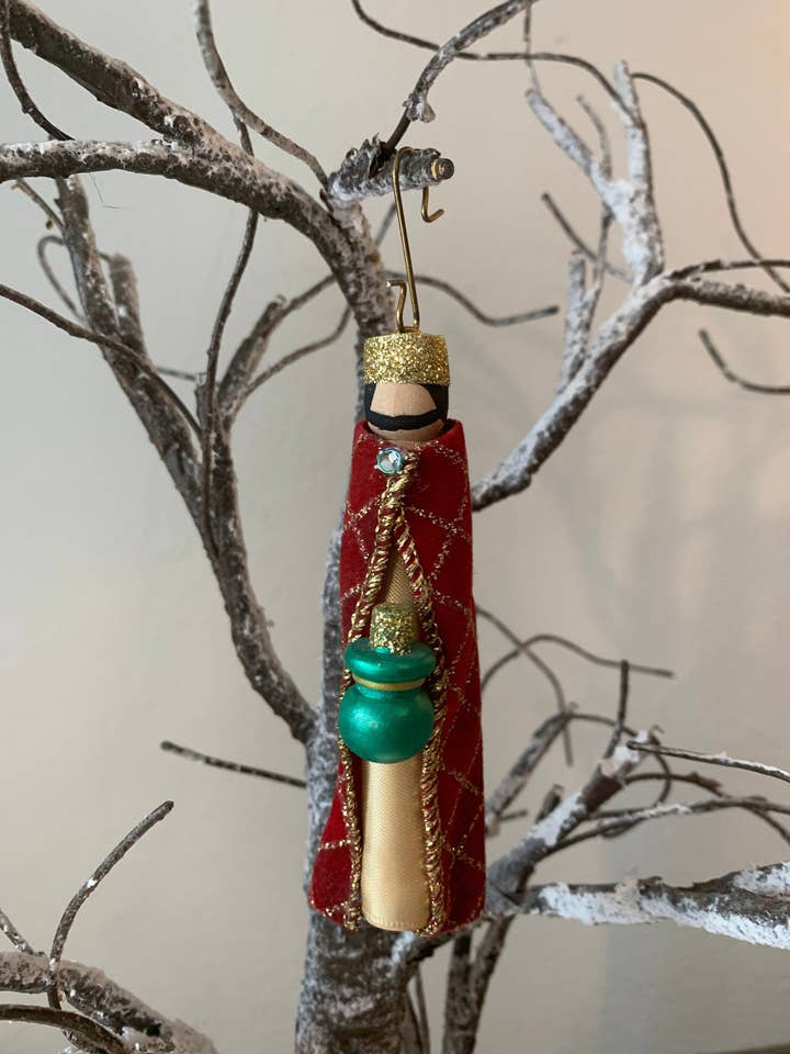 Dekofigur für Puppen aus Holz, Weihnachtsmann, König Balthasar für den Großhandel von Our Saint Family