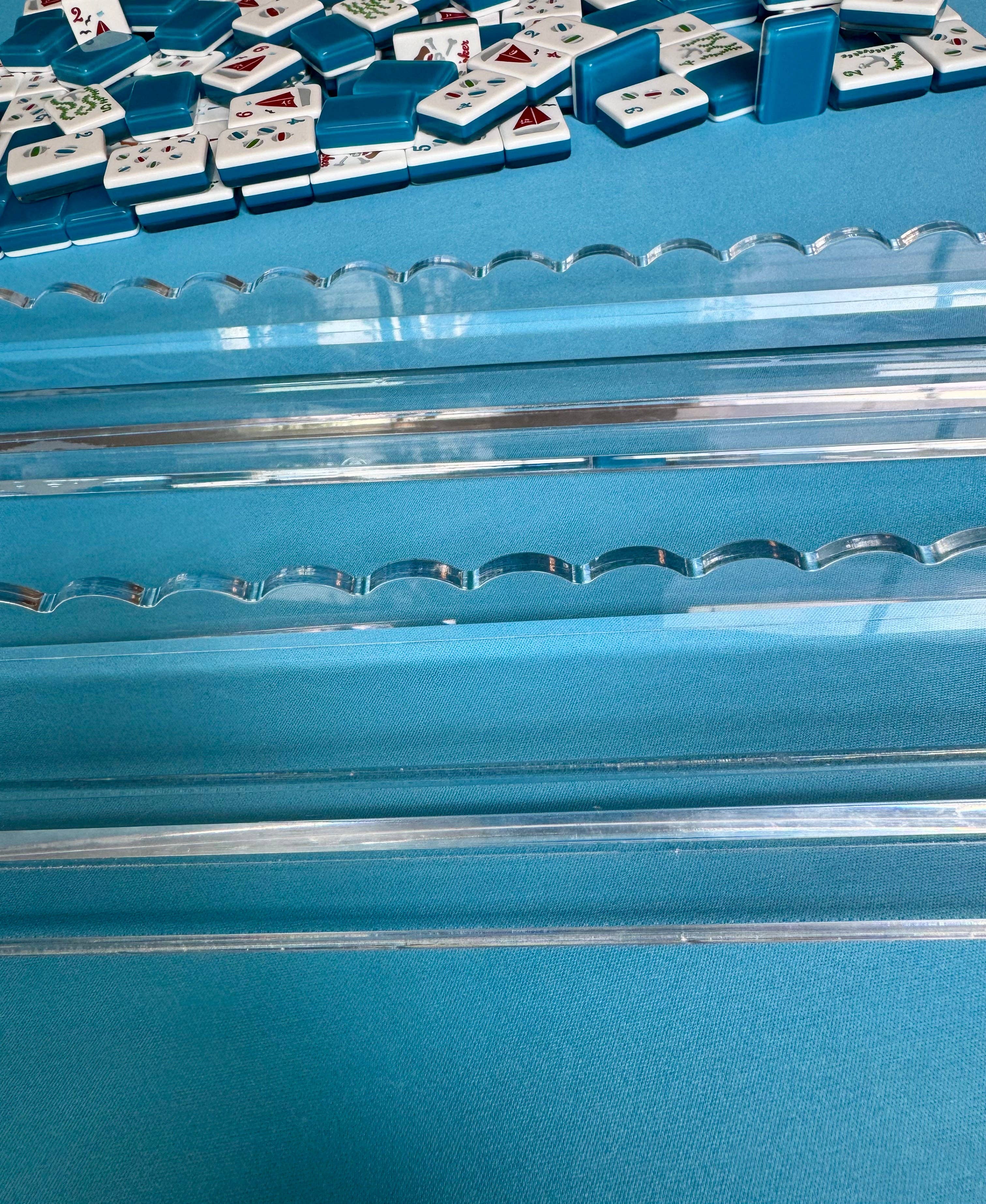 Let's Mahj-On! - Wholesale Board Game - Let's Mahj-On! Luxe Acrylic Scalloped Mahjong Rack1