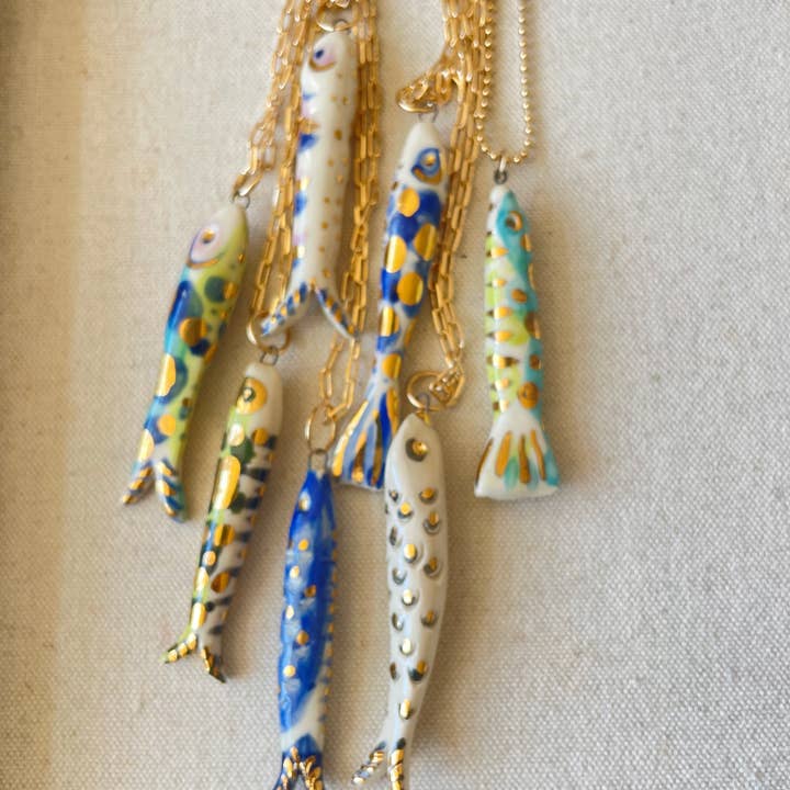 Carola Spitzer - Wholesale Pendant/Charm Necklace - Fish "Catch" Necklace