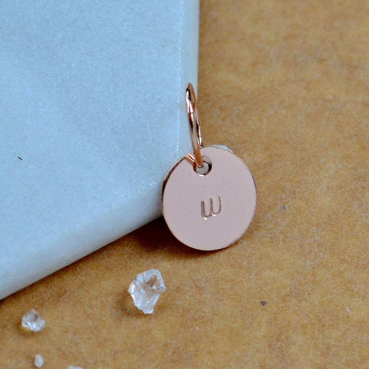 Foamy Wader - Venta al por mayor Abalorios/colgantes individuales - Set de abalorios con letra cursiva en minúscula, con letra cursiva, triple metal75