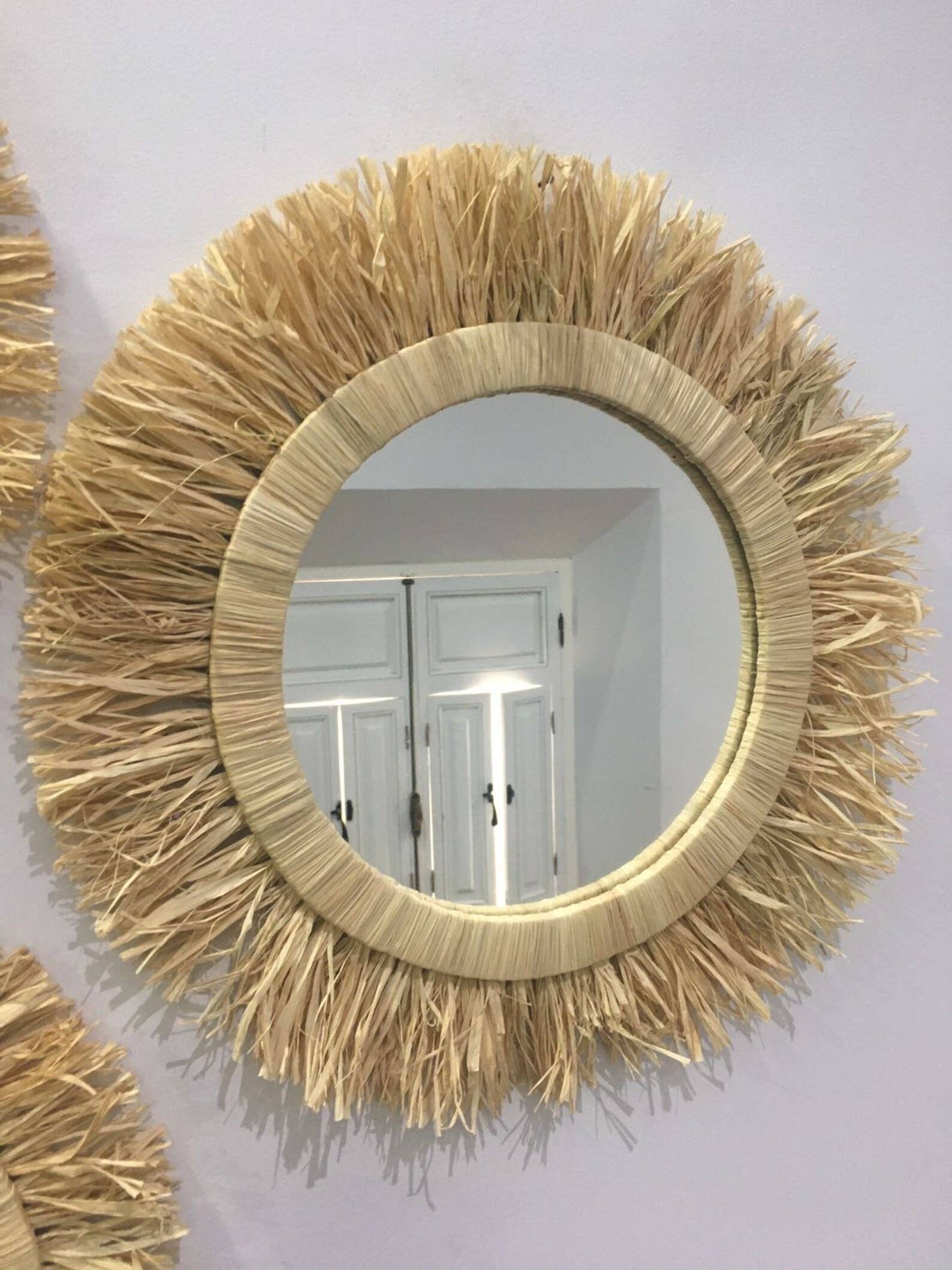 HandHappiness - Wholesale Wall Mirror - Round Wall Hanging Raffia Mirrors3