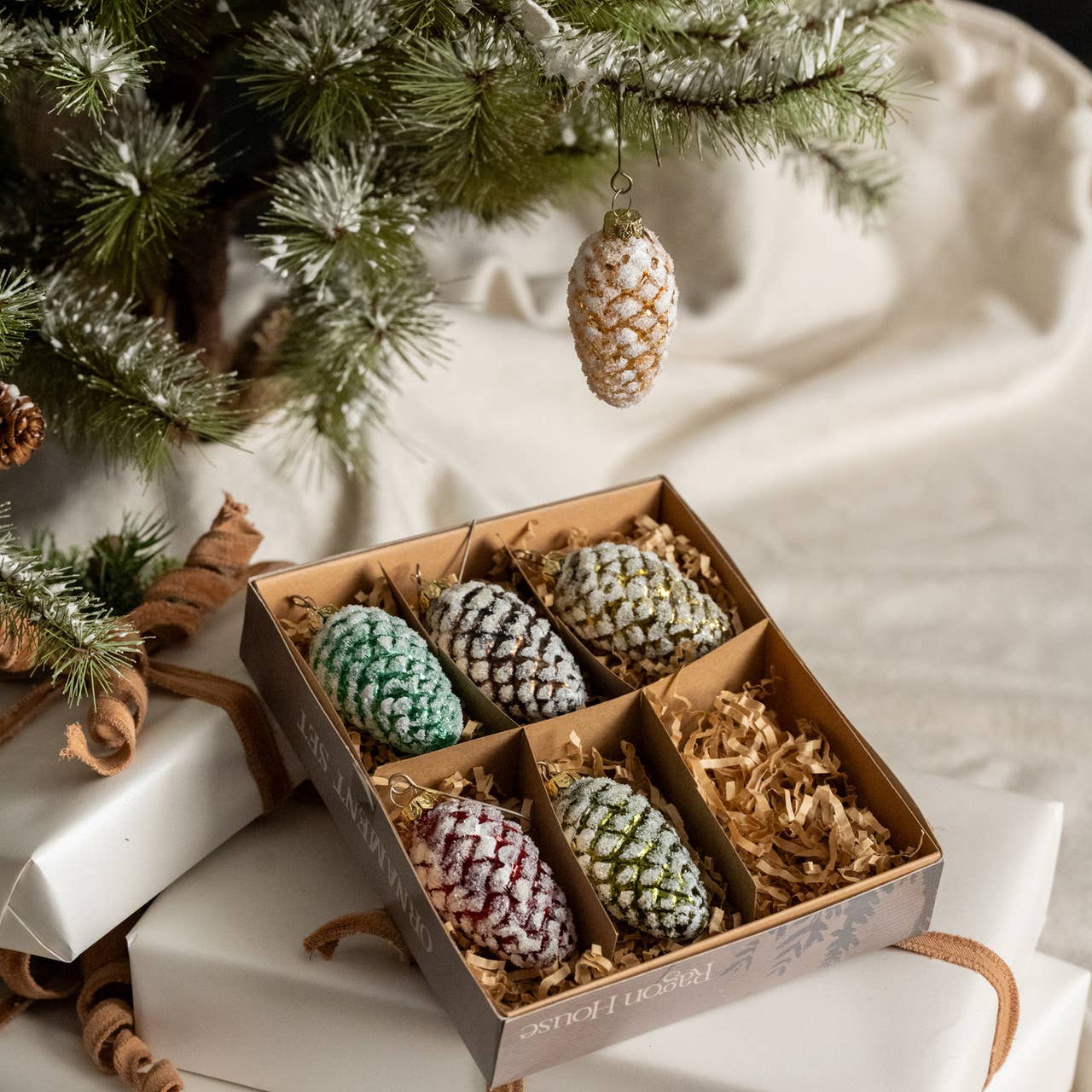 Ragon House – wholesale Ornament set – SET/ 6 MULTICOLOR PINECONE ORNAMENTS0