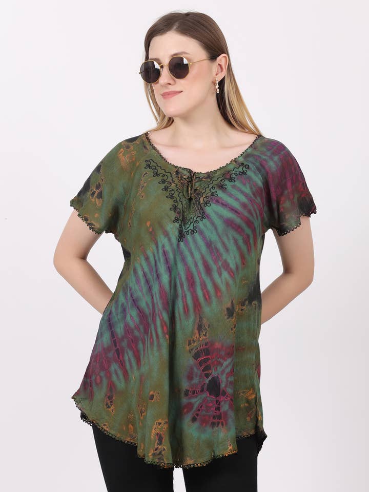 Lot de hauts décontractés pour femmes à manches courtes brodées et teinture tie-dye pour la vente par Wevez