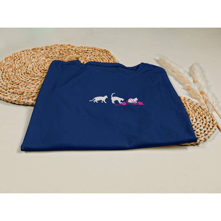Merchemy - Wholesale T-Shirt - Unisex - Playful Cat Embroidered TShirt Cute Minimalist Feline Design6