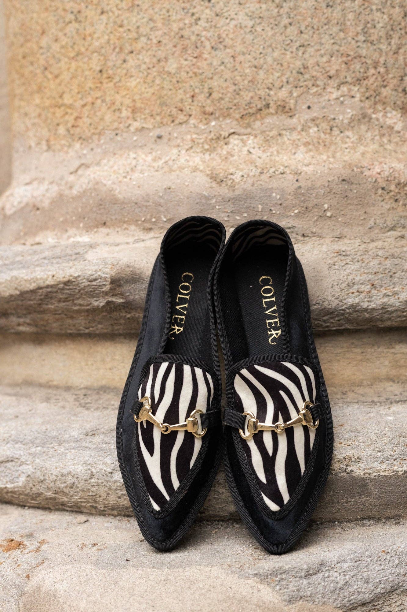 Colver – Engroshandel Flade sko - Dame – Rosy - italienske kvindesko i sort fløjl med zebra-print1