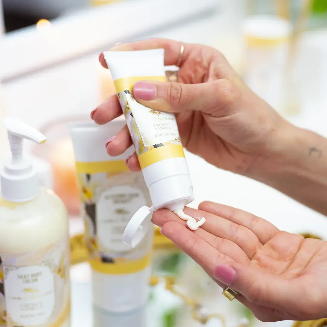 Camille Beckman - Vente Crèmes/lotions pour les mains - Thérapie des mains à la glycérine à la vanille française 1,35 oz tube de voyage1