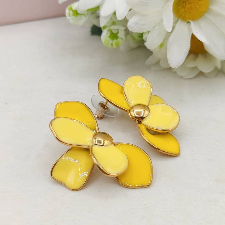 Daemon srls - Wholesale Stud/Post Earrings - MEADOW paio ORECCHINI smaltati a bottone con petali in acciaio inossidabile a forma di fiore4