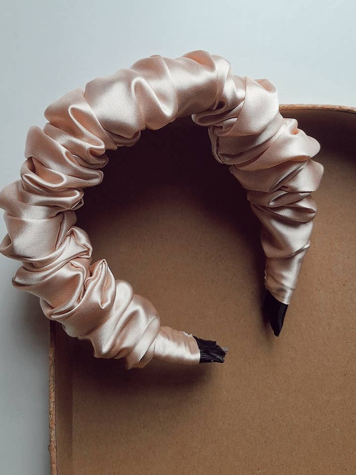 Mini Mega Scrunchiepanta Shamppanja per la vendita all'ingrosso da parte di Reav Scrunchies