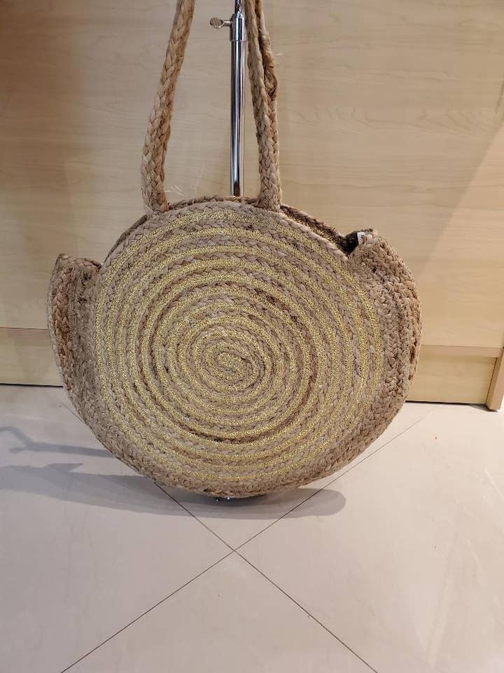 Sac fourre-tout rond doré pour la vente par Ranee's Accessories