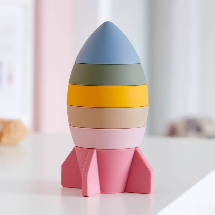 SiliSoft® Rocket Stacker (Terra) - Gioco di impilamento per bambini per la vendita all'ingrosso da parte di Commotion (Europe) BV