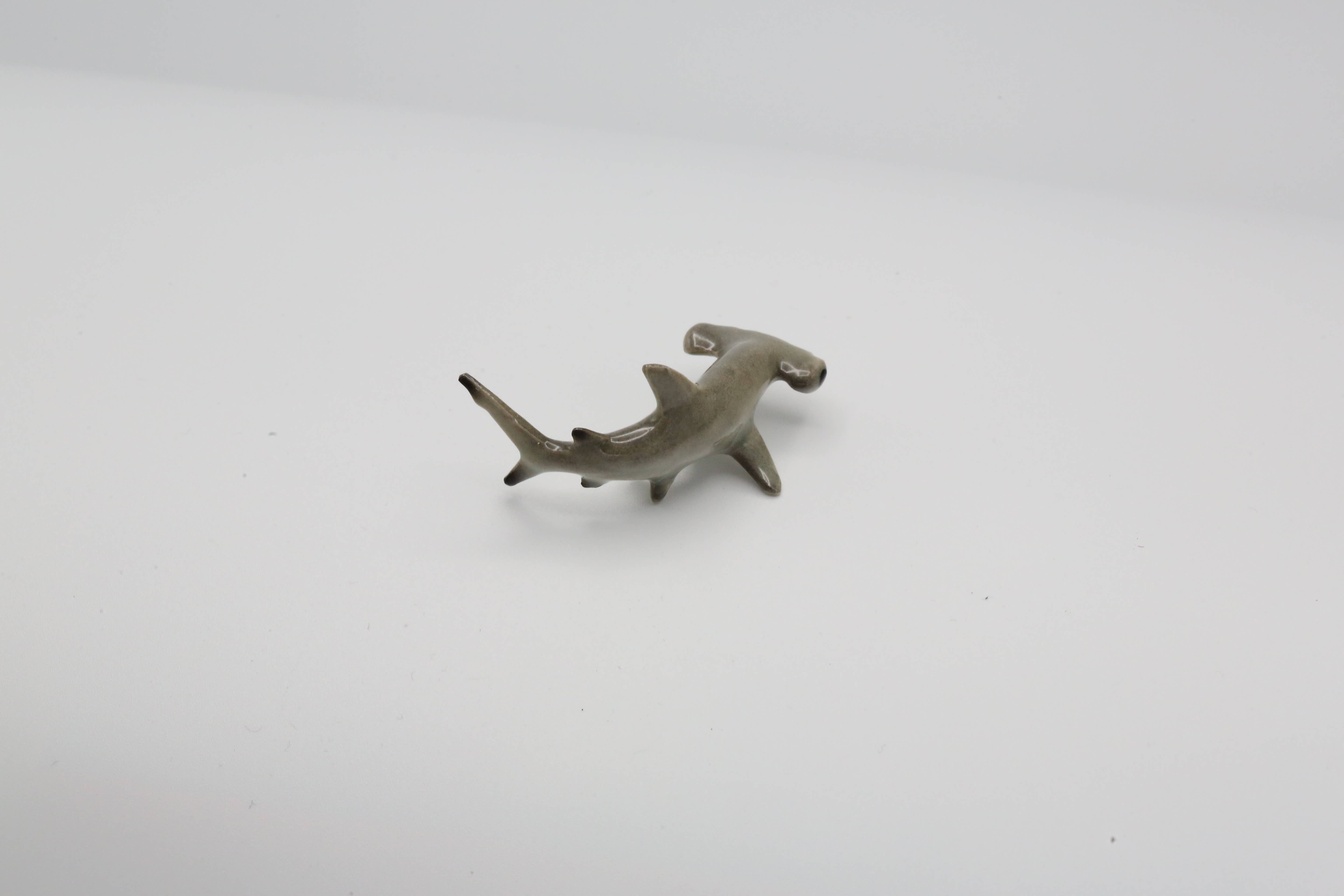 Little Critterz - Wholesale Decorative Figurine - Sensor Hammerhead Shark Porcelain Miniature1