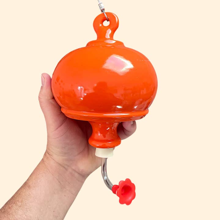 Keramische Kolibrie Voeder — Fel Oranje voor wholesale door Mudpuppy Ceramic Studio