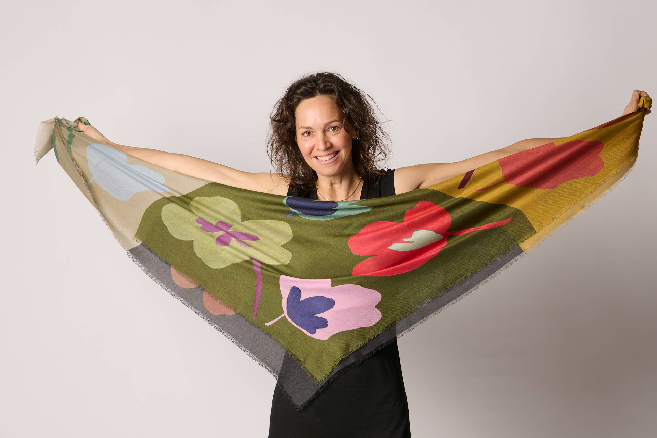 Margolis Pineo Italia - Wholesale Scarf - Women's - Campo dei Fiori Travel Scarf/Wrap2