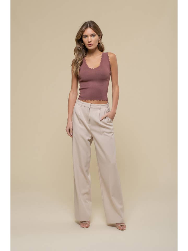 The Workshop Studio – wholesale Stickad topp - Dam – ÄRMLÖS TRÖJA MED KAMMUSSLINGSKANT STICKAD CROP TOP70