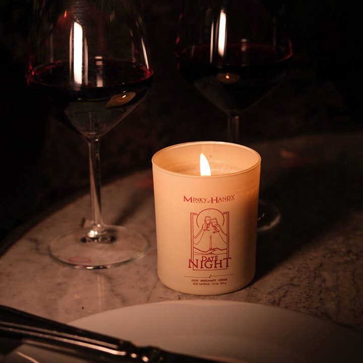 Oud Bergamot Cedar Scented Soy Candle - Date Night for wholesale by MINKY HANDY
