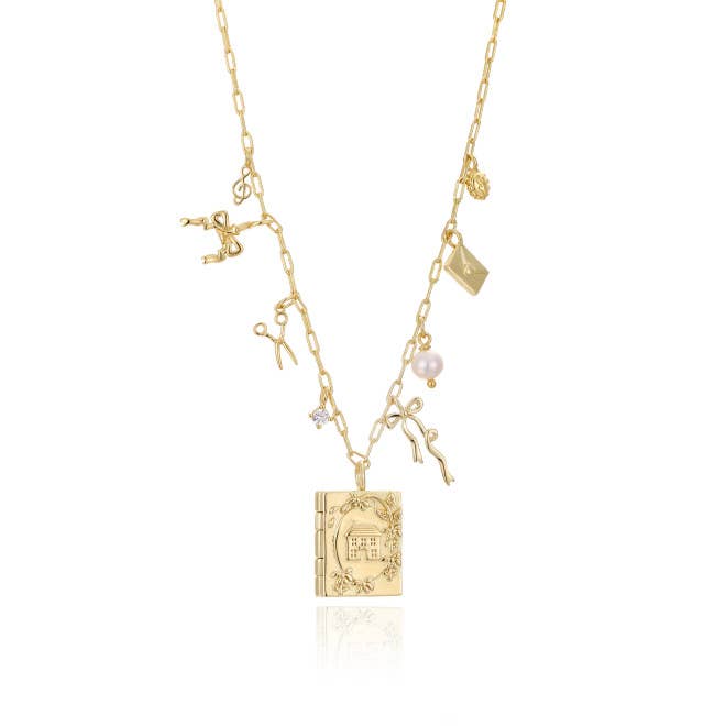 Collier Charme "Les Quatre Filles du Docteur March" - Édition Limitée pour la vente par Haiku Lane Jewelry