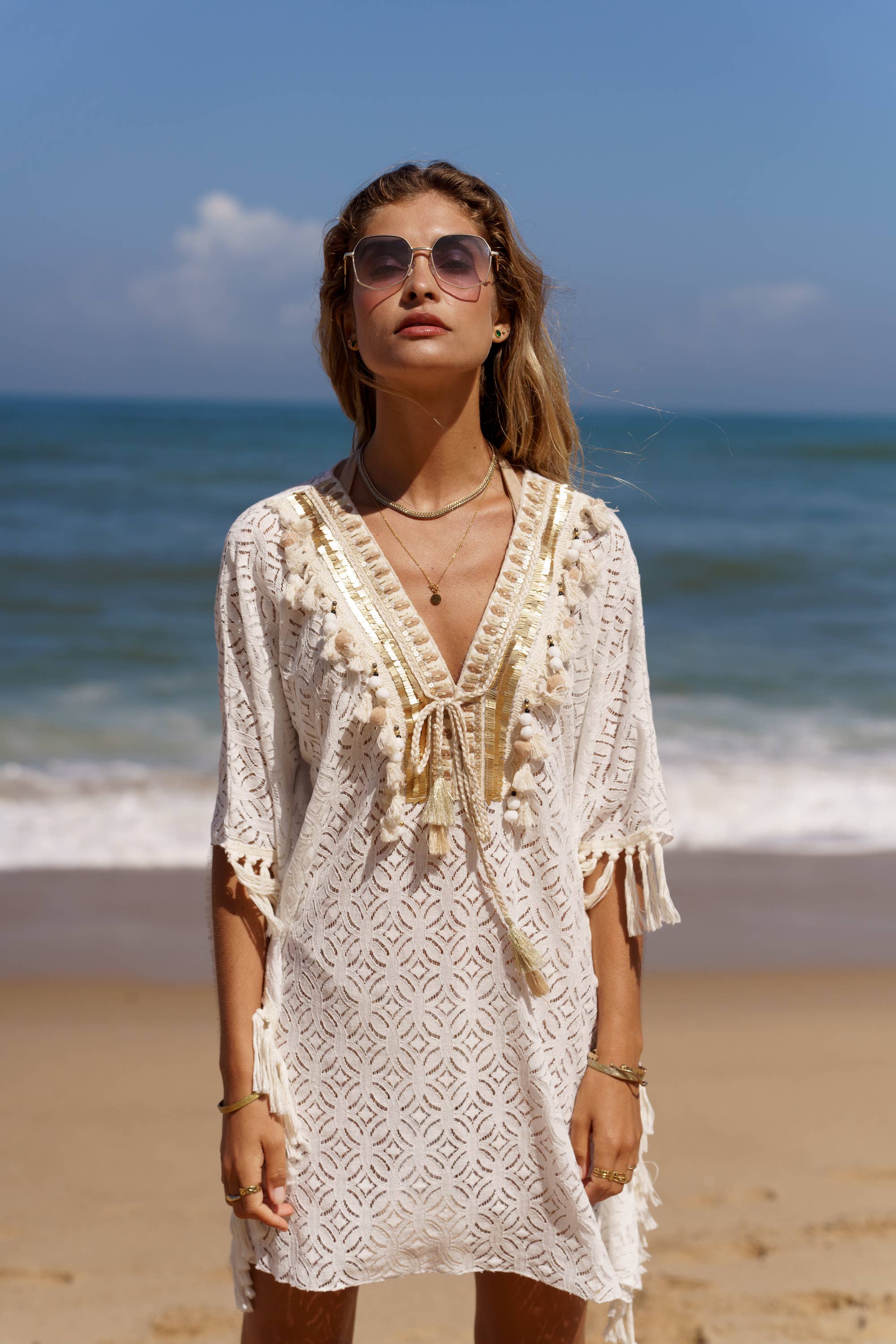 GOLDEN LIVE PARIS – Engroshandel Kjole - Dame – DIANE 9157 boheme ponchodragt i blonder med frynser0