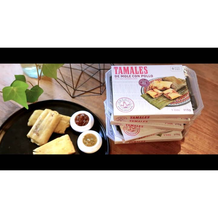La Reina de las Tortillas - Wholesale Shelf Stable Prepared Meal - MOLE TAMALES WITH CHICKEN (TRAY WITH 3 UNITS)1