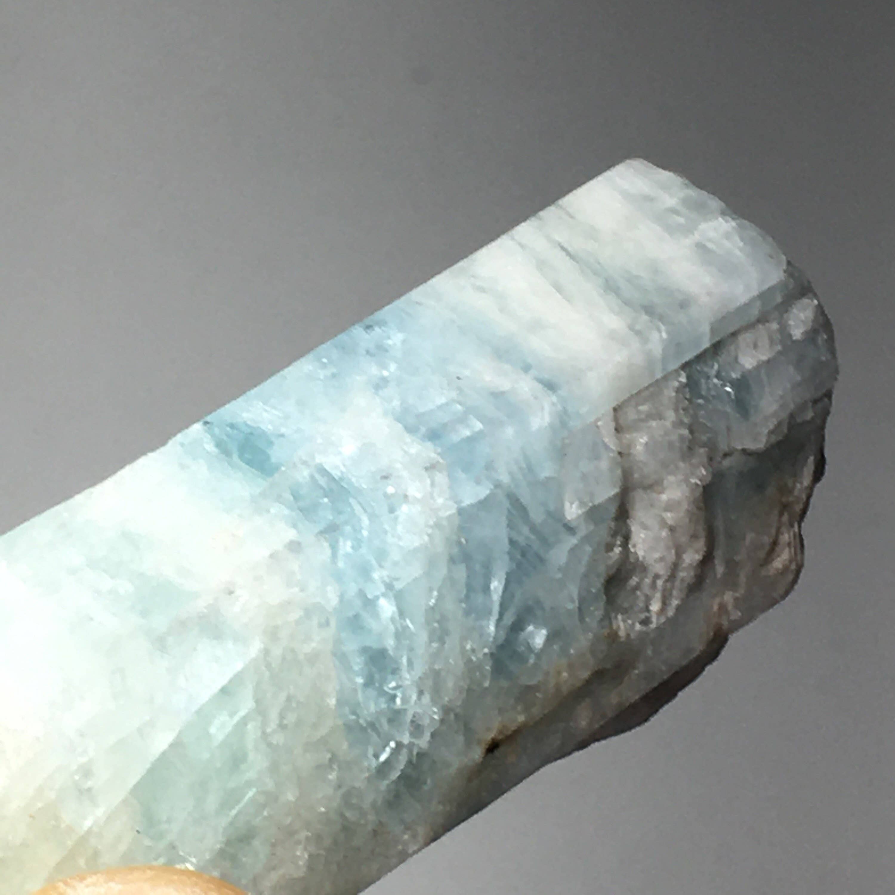 Wildheart Crystals - Vente Pierre et cristal de spiritualité - Gros cristal aigue-marine3