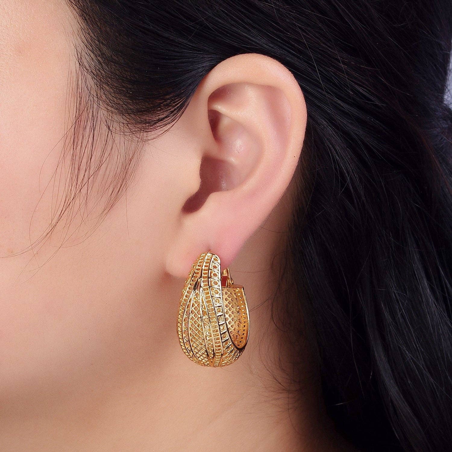 Aim Eternal - Wholesale Hoop Earrings - 25mm Gold Filigree-Patterned Dome Hoop Earrings3