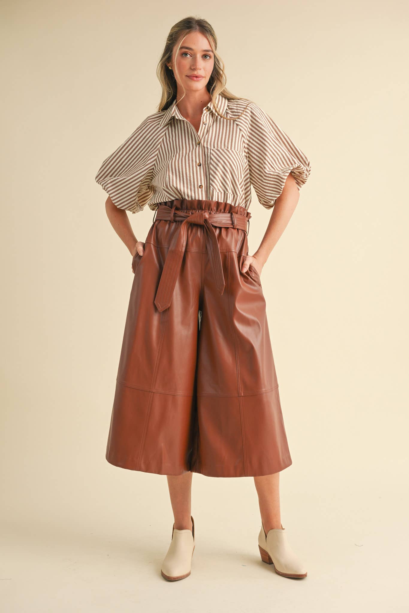 &MERCI – Engroshandel Skjorte med buttondown – til kvinder – STRIBET BOBLEÆRME KNAPNED TOP MTP332943