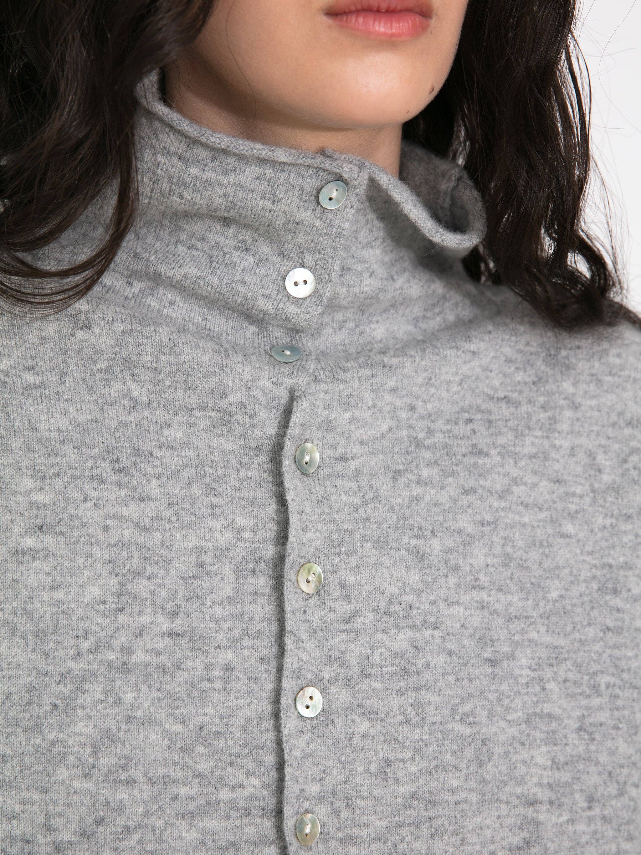 CUBIC - Wholesale Cardigan - Women's - Relaxed Knit Cardigan Jacket in 100% Wool1