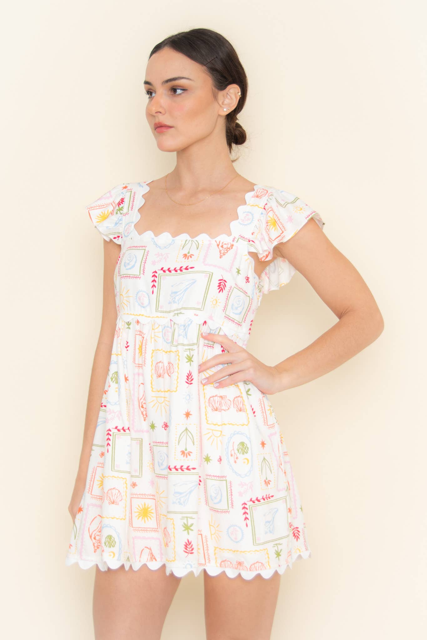 ELFENBEIN MULTI Fore Collection Mini-Kleid mit Colorblock, Muschel-Motiv und Rüschensäumen für den Großhandel auf Faire8