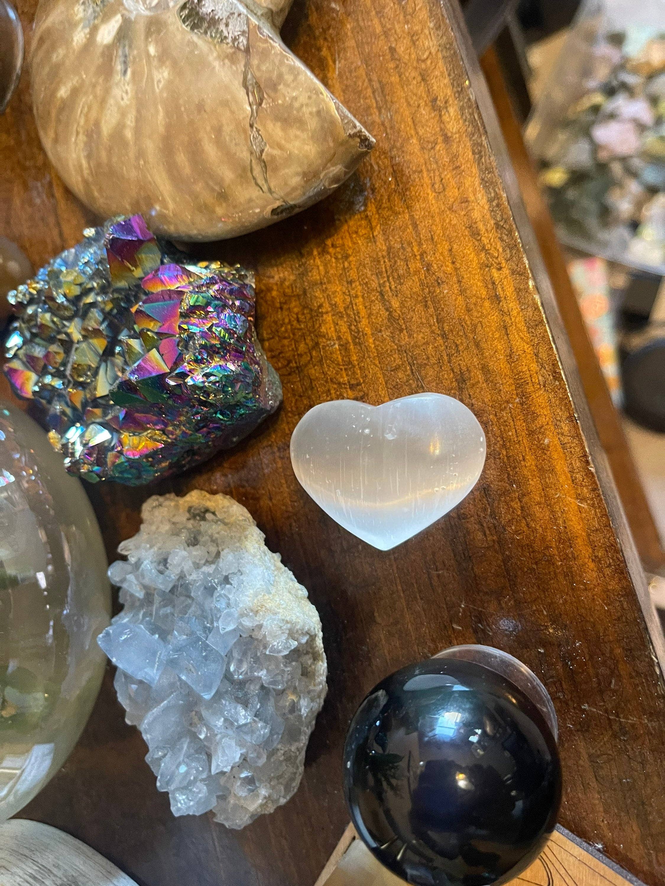 Tumbledshop - Wholesale Spiritual stone/crystal - Selenite Crystal Hearts, Heart Shaped Crystal, Puffy Gemston3