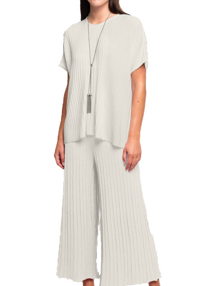 Biana - Wholesale Knit Top - Women's - Erika Loose-Fitting Wide Rib Knit Drop Shoulder Top; Beige1