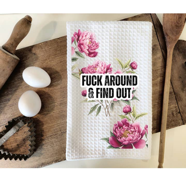 Rør rundt og find ud af det pæon sjovt håndklæde for engroshandel hos Rebel Roses