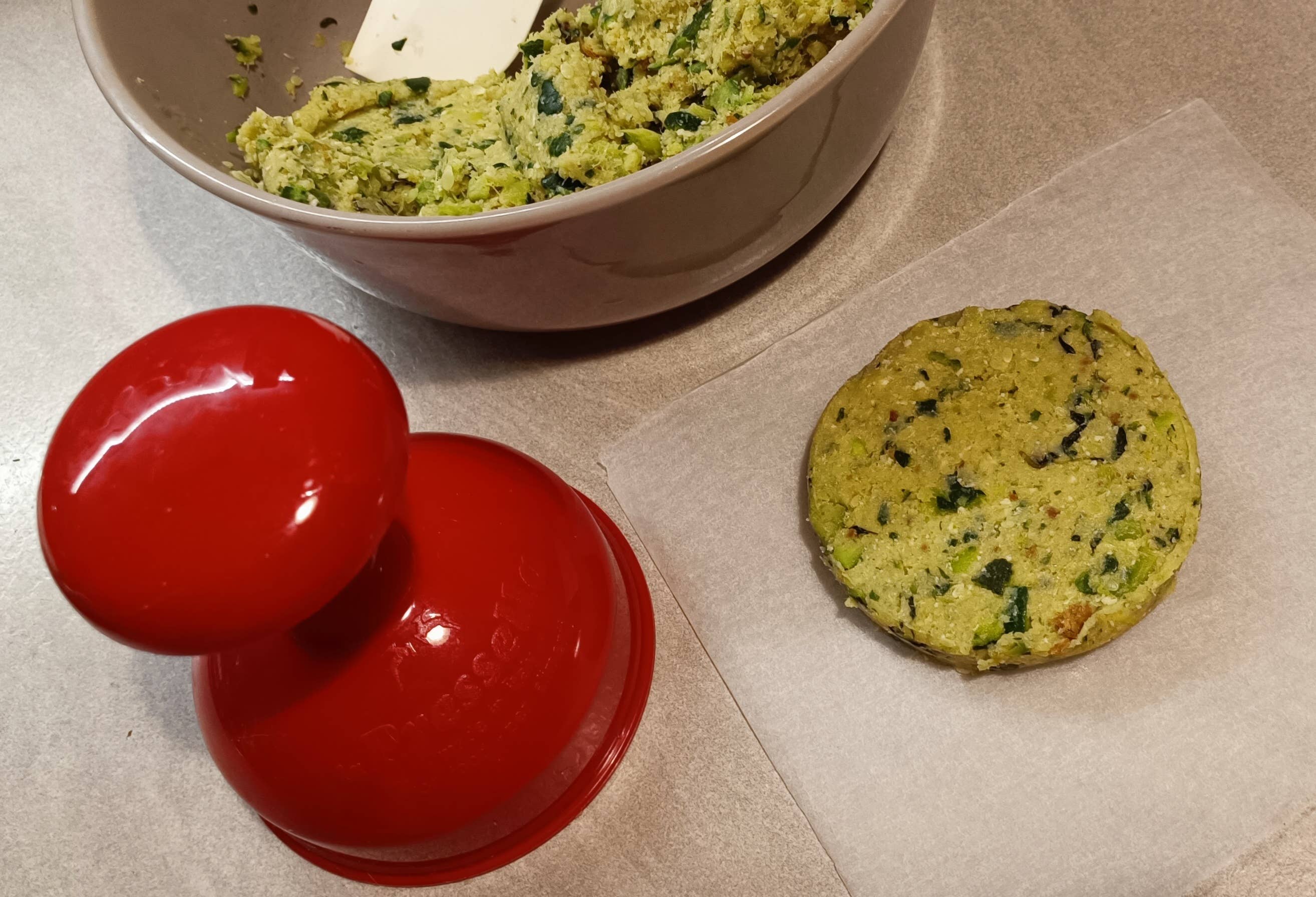 Rigamonti Pietro & Figli srl – Großhandel Küchengerät – Art. 170 LA PRESSELLA Hamburgerpresse - ROT12