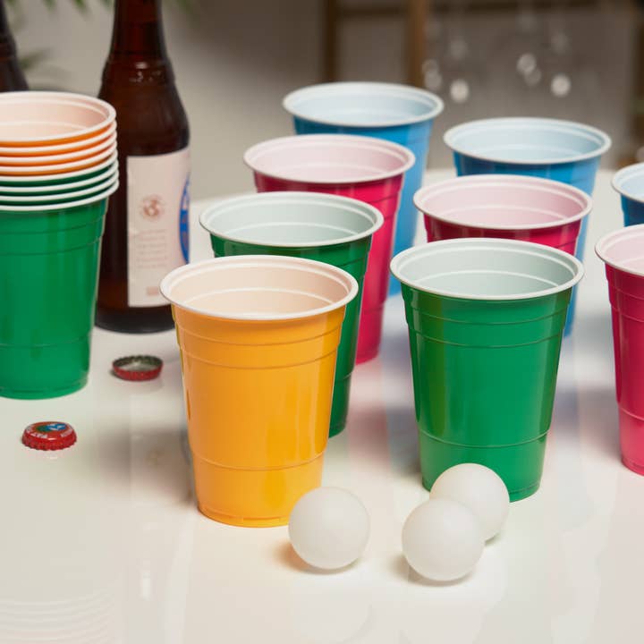 TRUE - Vente Kits de fabrication de bière/d'alcool - Ensemble de Beer Pong Néon de Fête avec 24 Gobelets et 4 Balles de Ping-Pong3