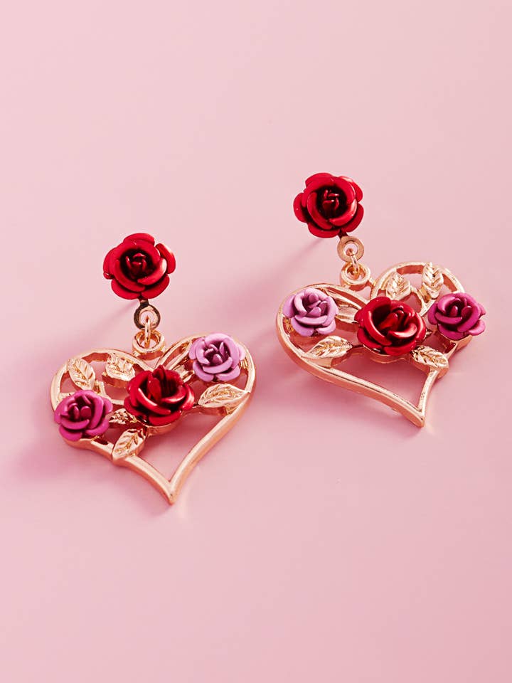 Orecchini a perno con rose di metallo colorate a forma di cuore di San Valentino per la vendita all'ingrosso da parte di Designature New York